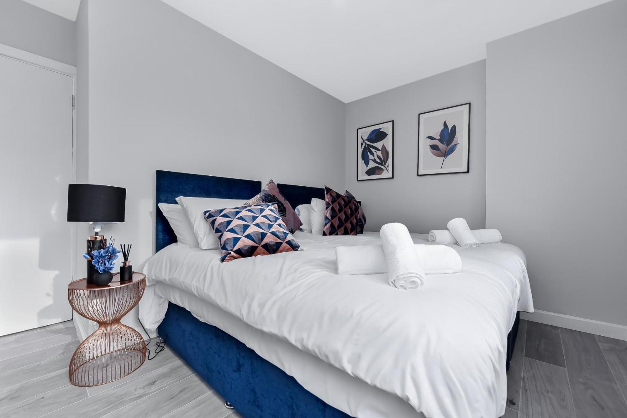 Lovely 4 Bedroom With Outdoor Space London