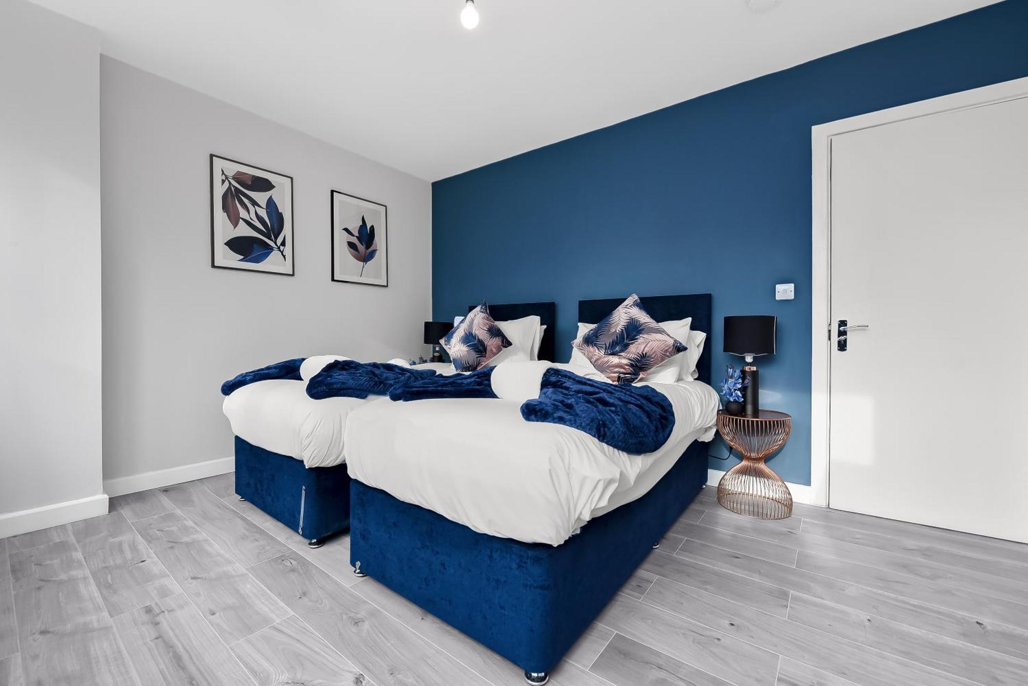 Lovely 4 Bedroom With Outdoor Space