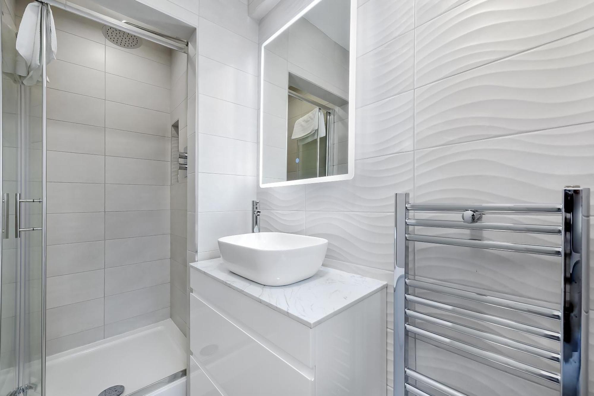 Apartment Lovely 4 Bedroom With Outdoor Space London