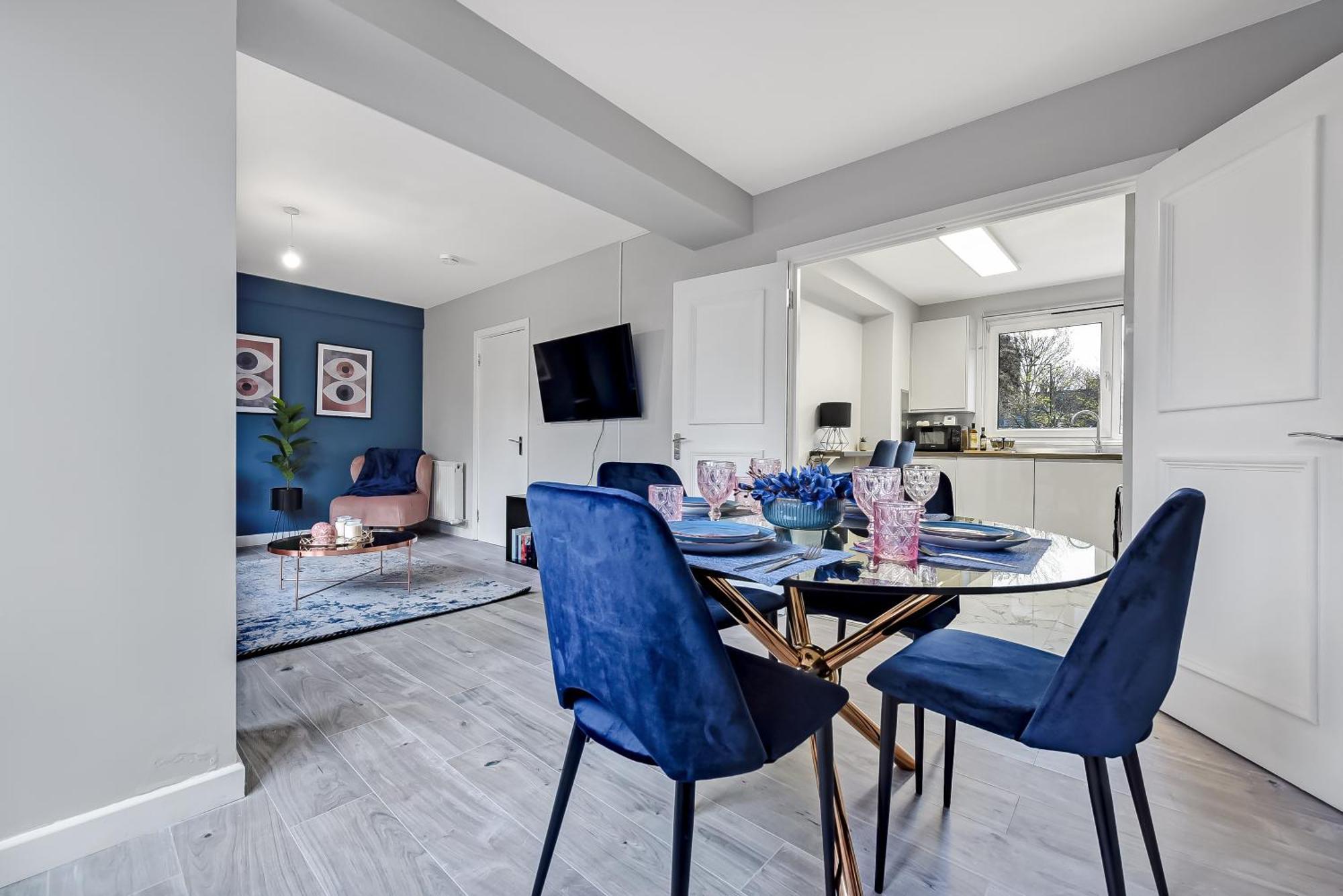 Apartment Lovely 4 Bedroom With Outdoor Space