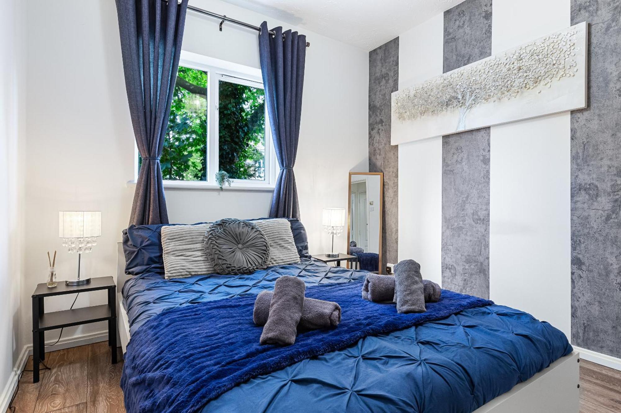 Elegant & Cozy Fbs Downtown Flat