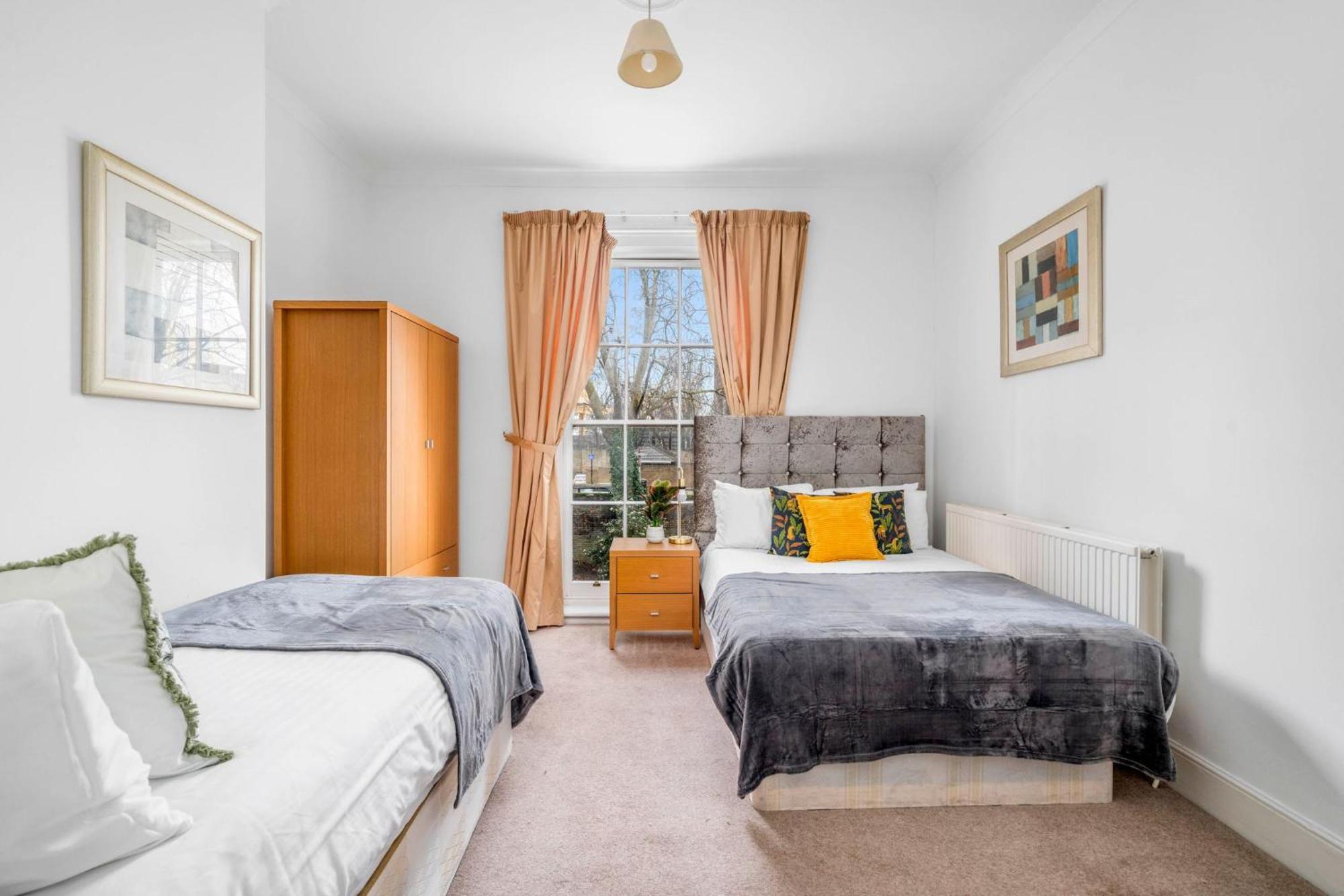 Elegant 2bed By 02 Arena, Airport With Fast Wi-fi And Parking *