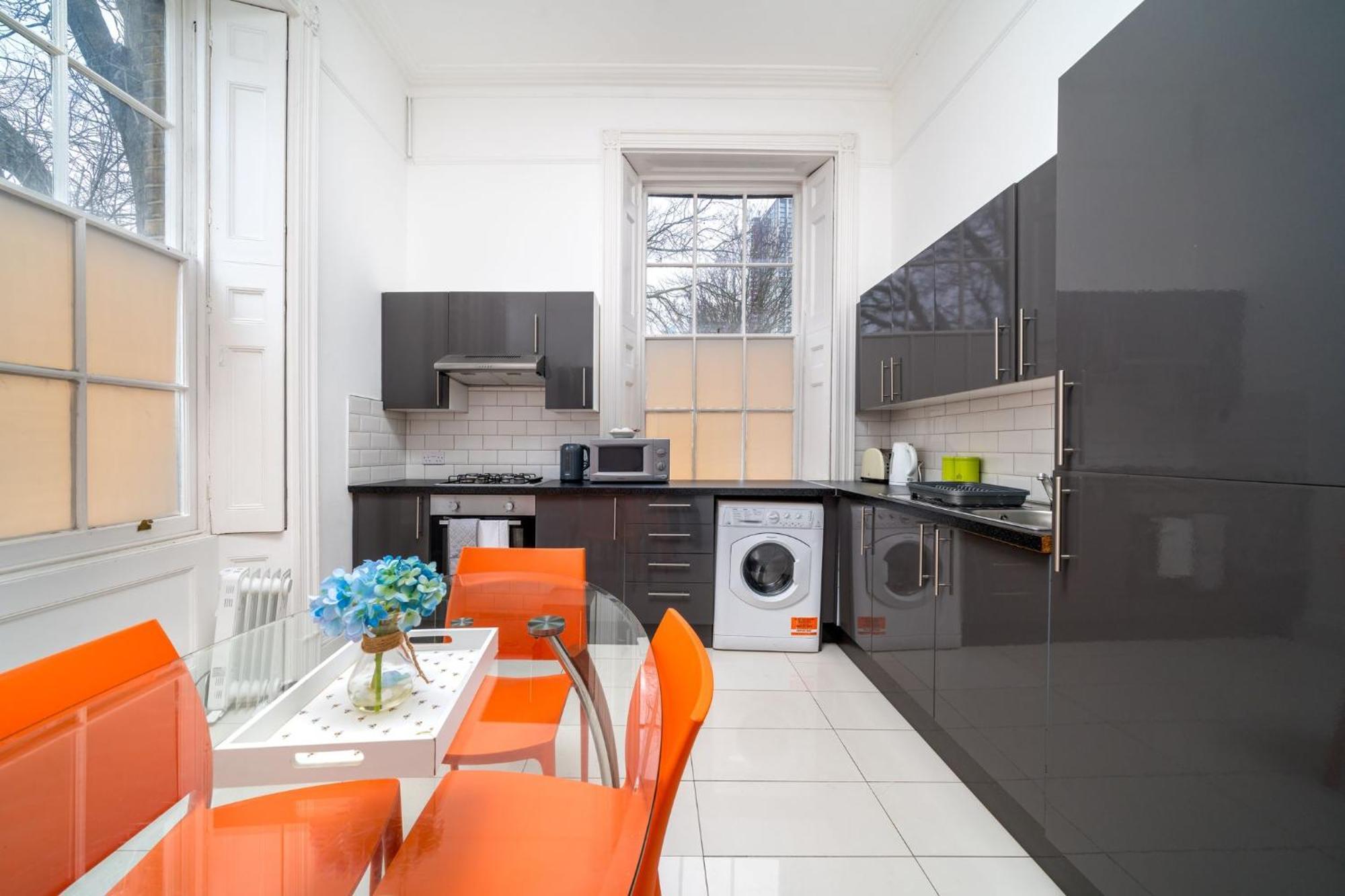 Elegant 2bed By 02 Arena, Airport With Fast Wi-fi And Parking Apartment London