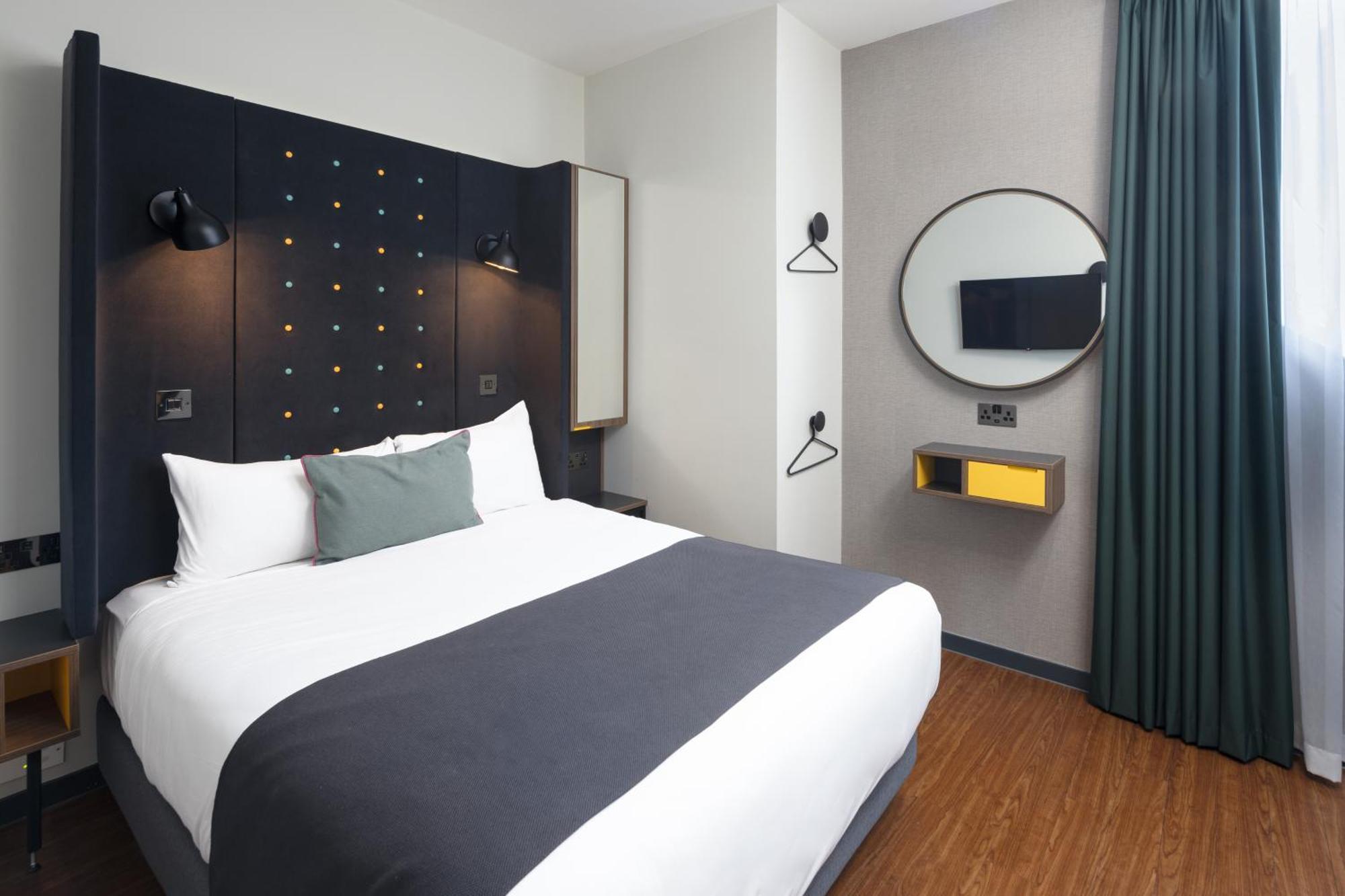 Point A Canary Wharf 3*