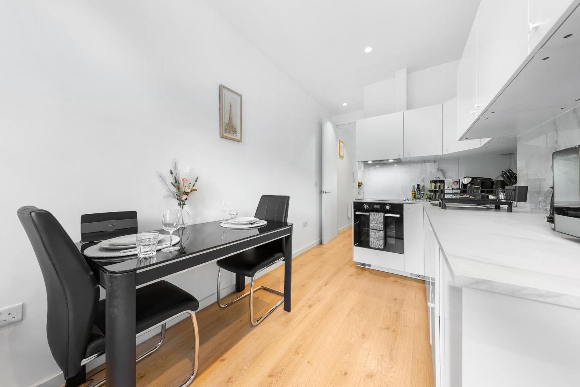 Apartment Modern Luxury Next To Aldgate East Station And Tower Of