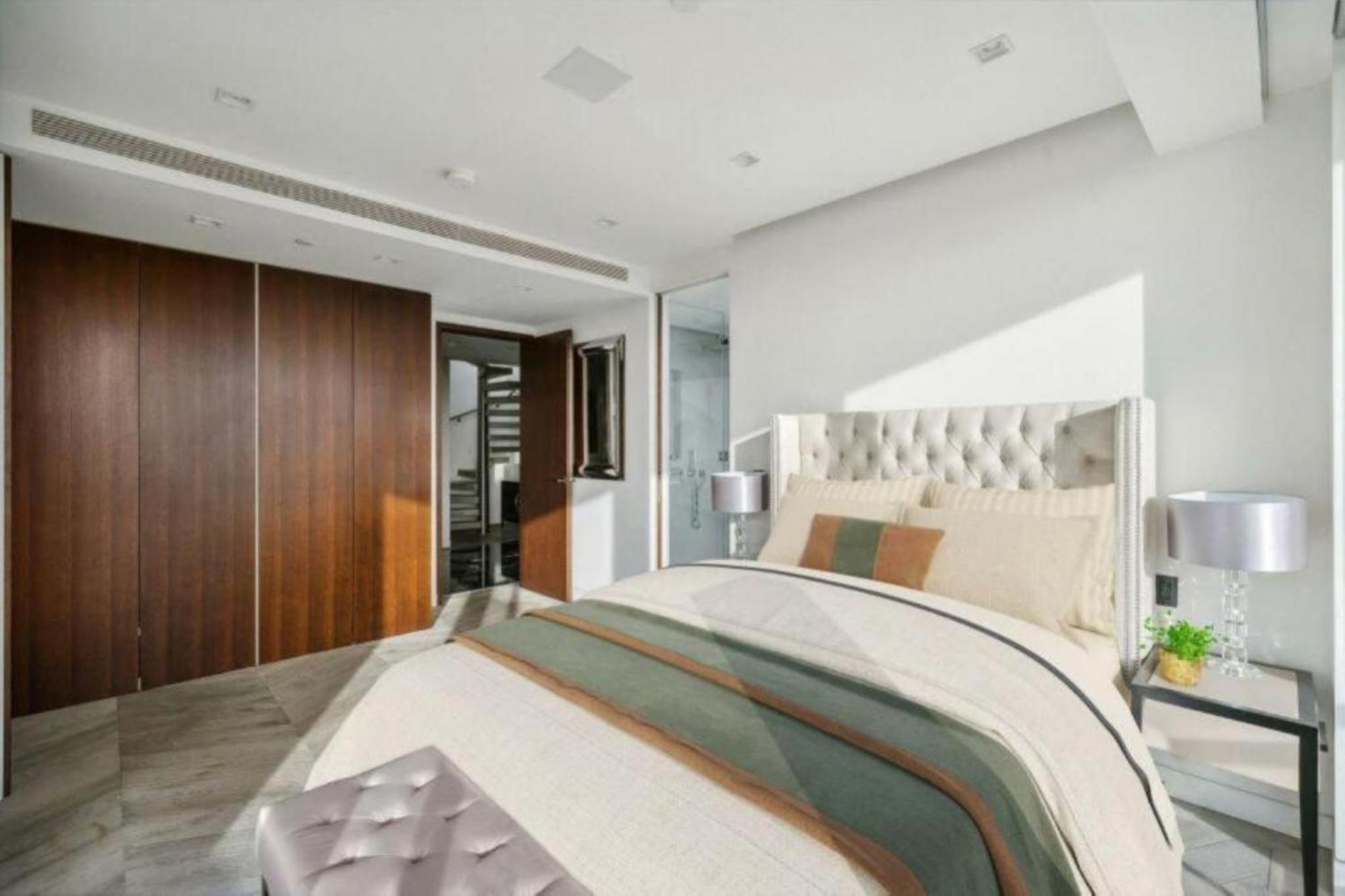 5 Million Pound Stunning Luxury Penthouse Tower Bridge Sleeps 8 Private Jacuzzi