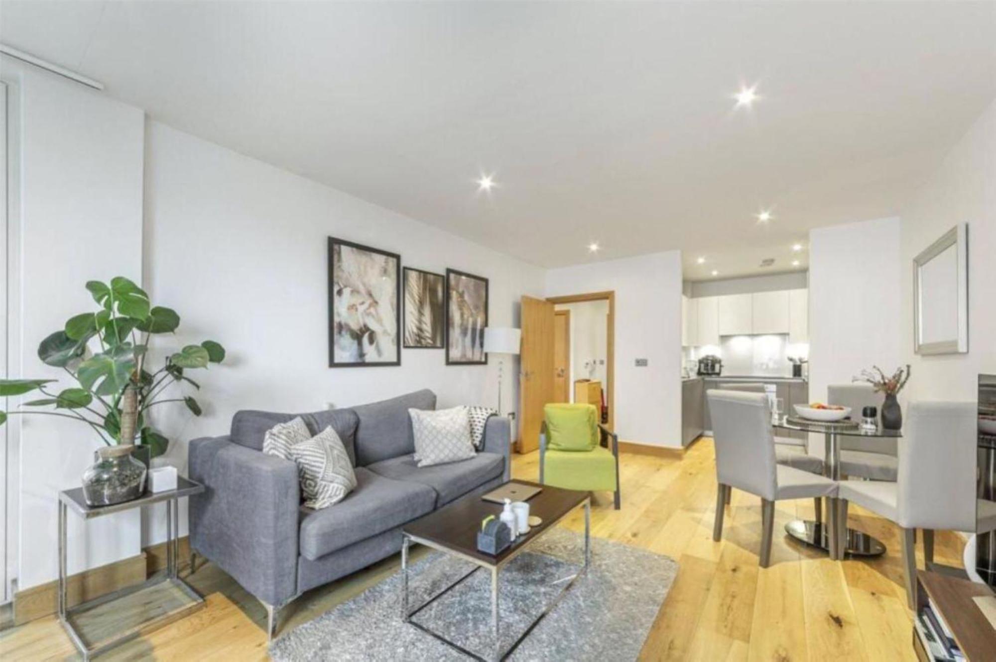 Beautiful Modern 2 Bedroom With Balcony Apartamento Londres