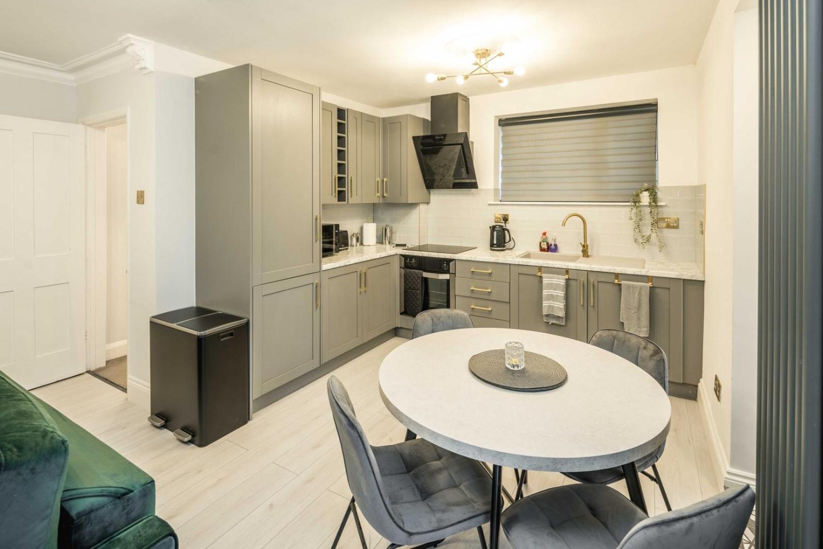 Holiday home Spacious 1br Flat In Wanstead: Garden & Comfort