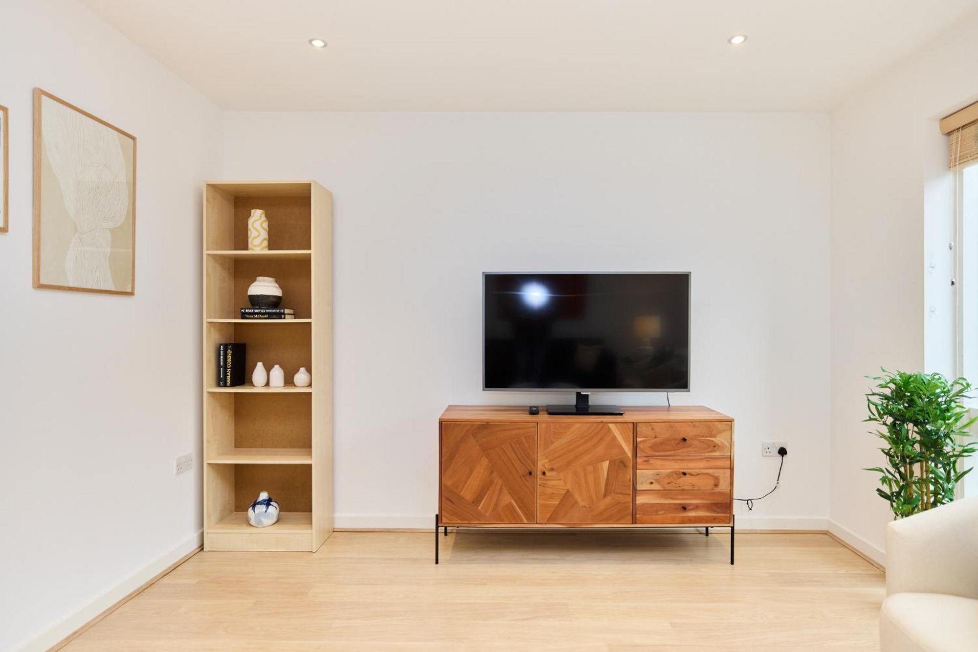 The Heathside Haven - Modern 3bdr With Garden Apartment London