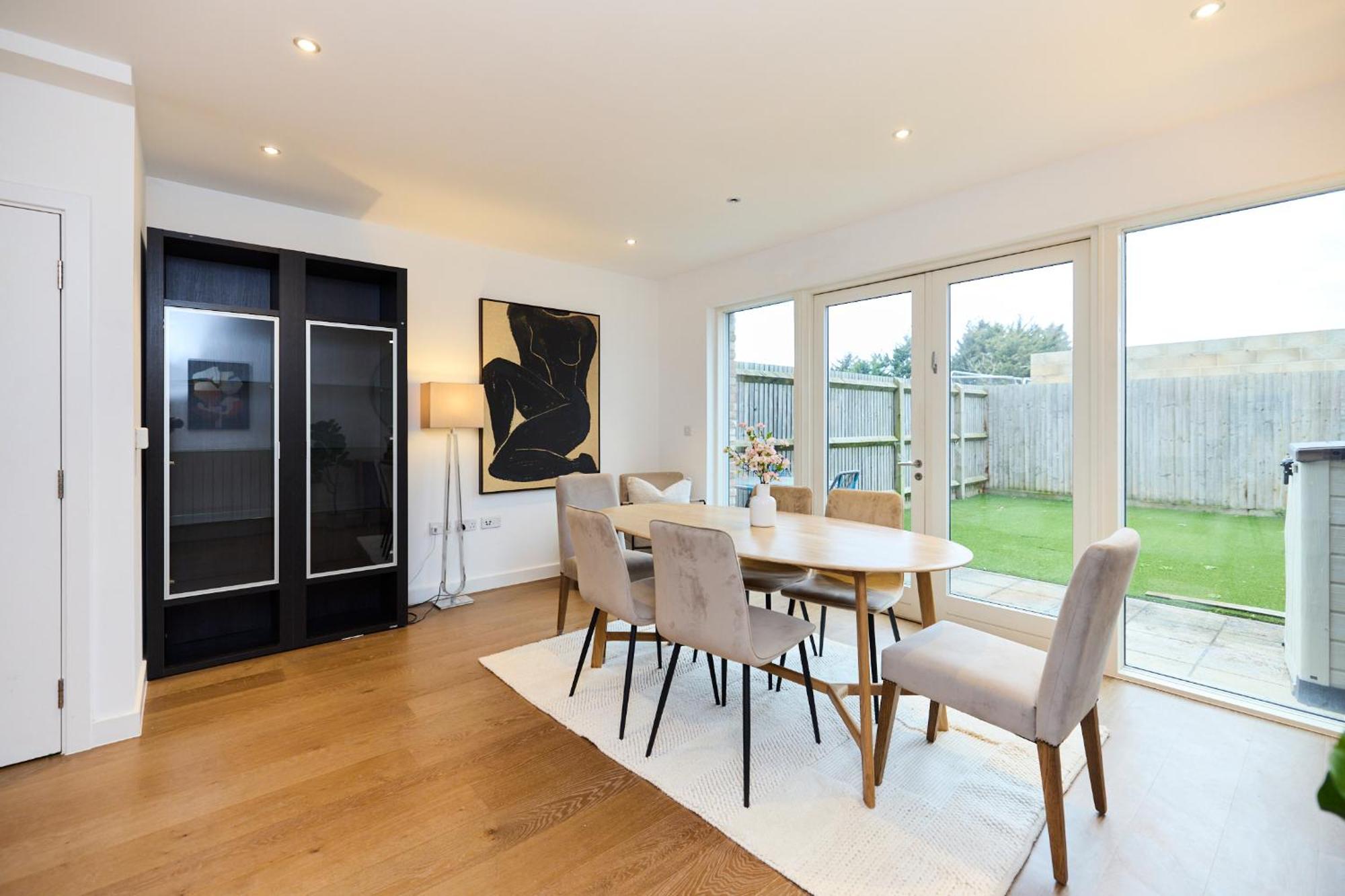 The Heathside Haven - Modern 3bdr With Garden London