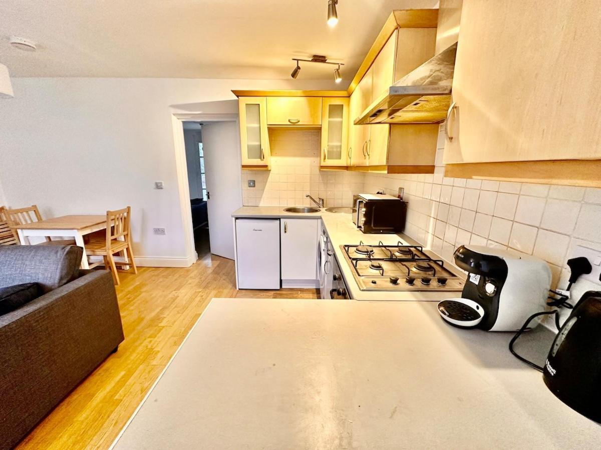 Apartment Flat-by Lewisham Train Station