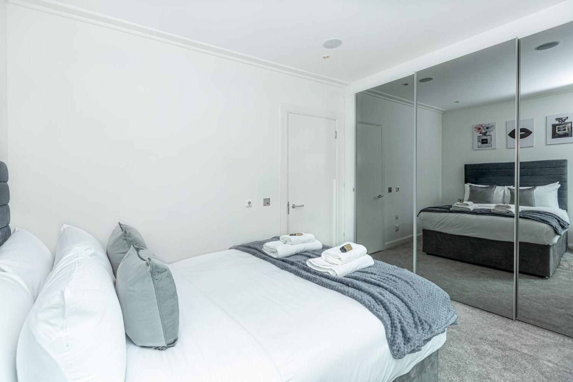 Apartment New Listing! Modern 3br, Prime Canary Wharf *
