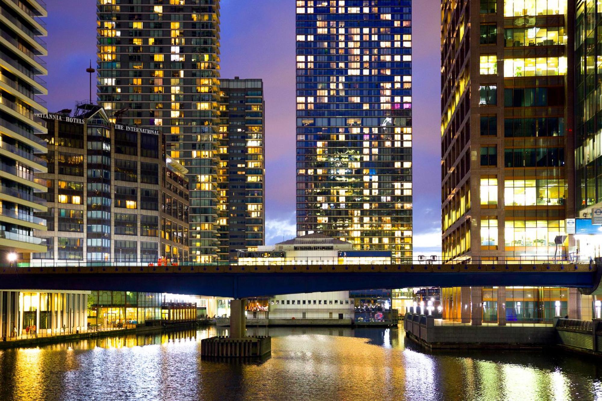 New Listing! Modern 3br, Prime Canary Wharf London