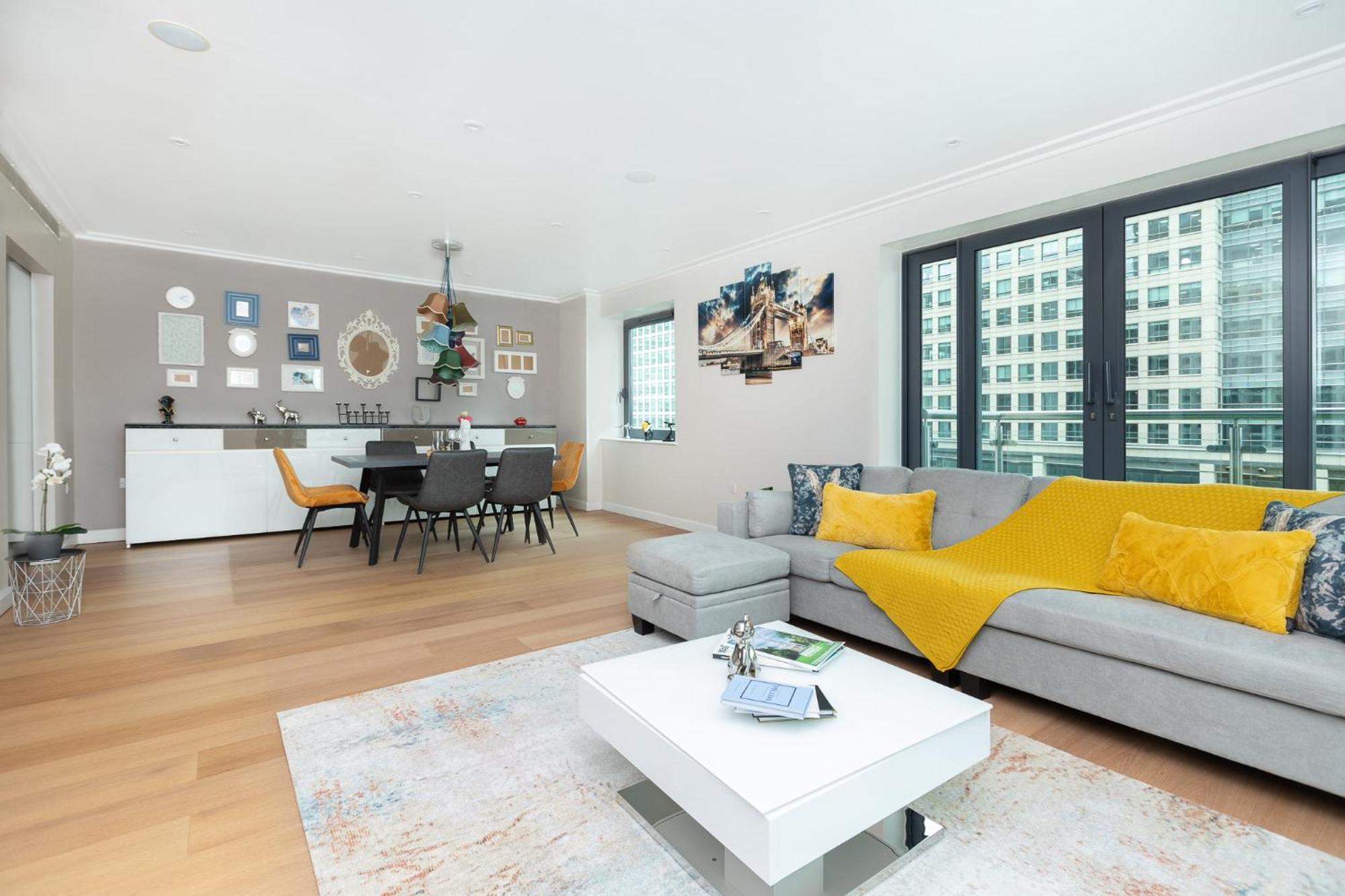 New Listing! Modern 3br, Prime Canary Wharf London
