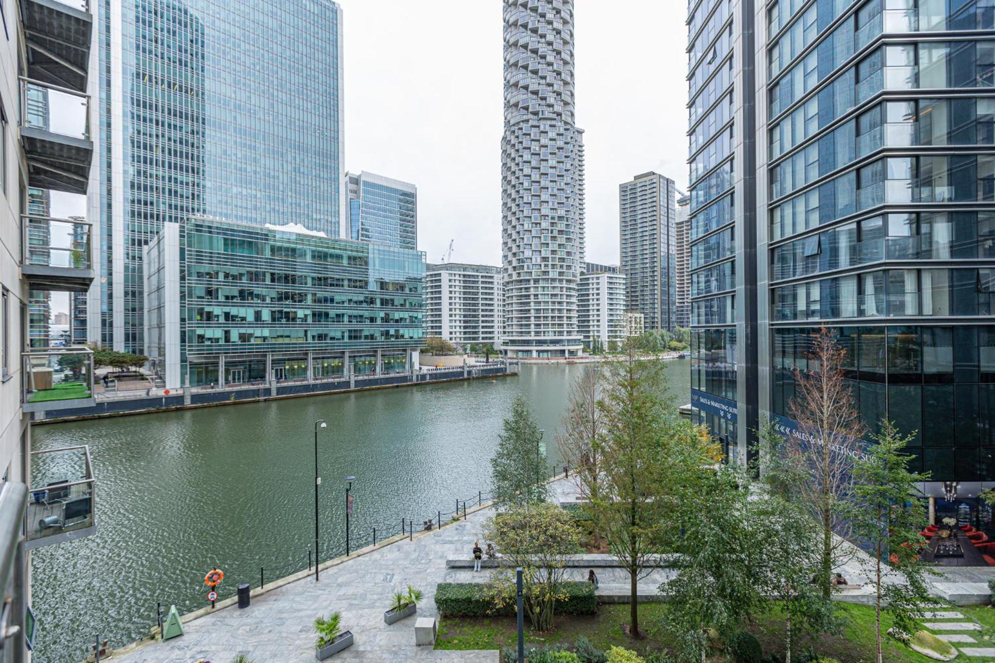 New Listing! Modern 3br, Prime Canary Wharf *