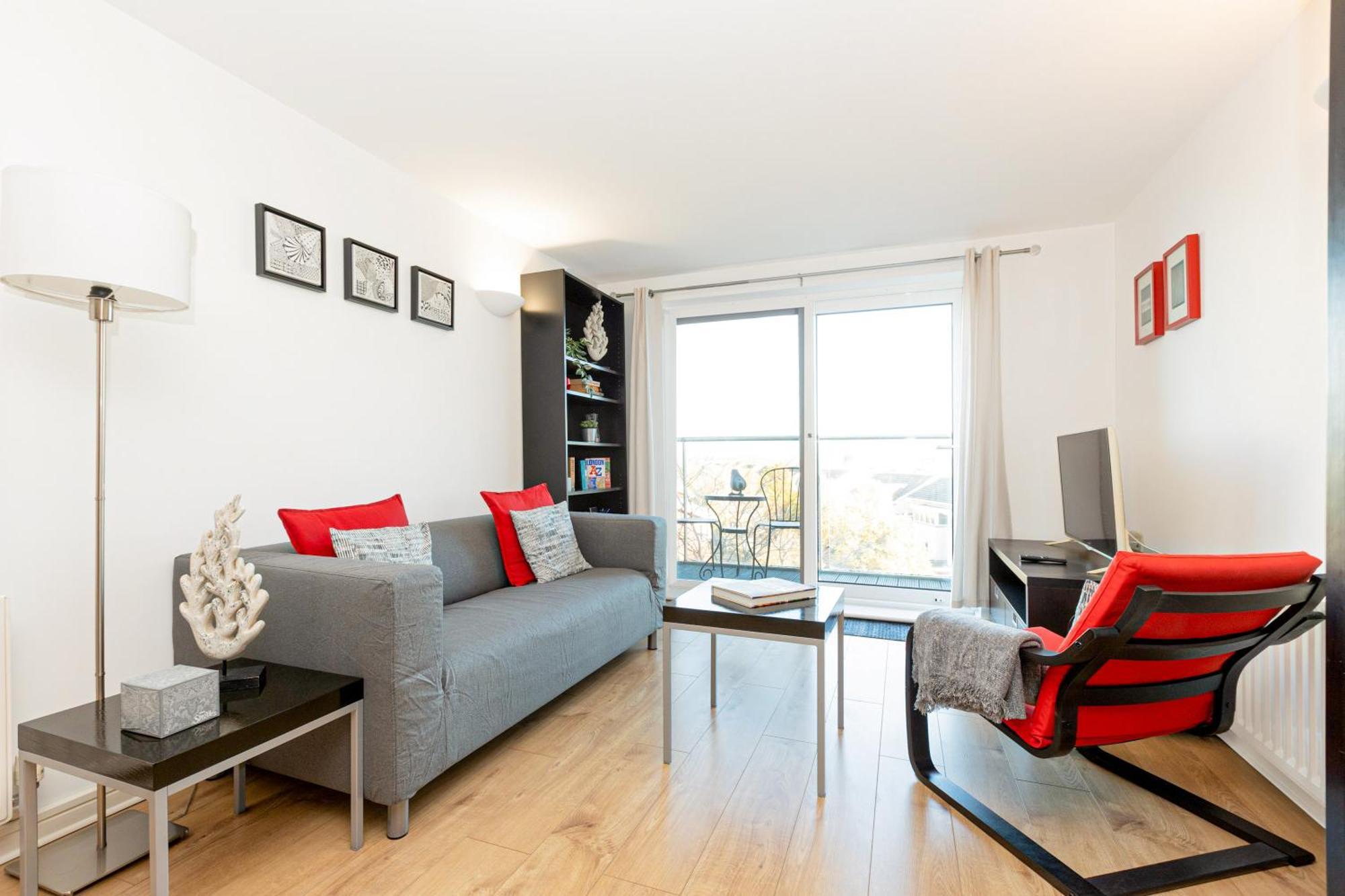 New Listing 2br With Parking, 10min Woolwich St * London