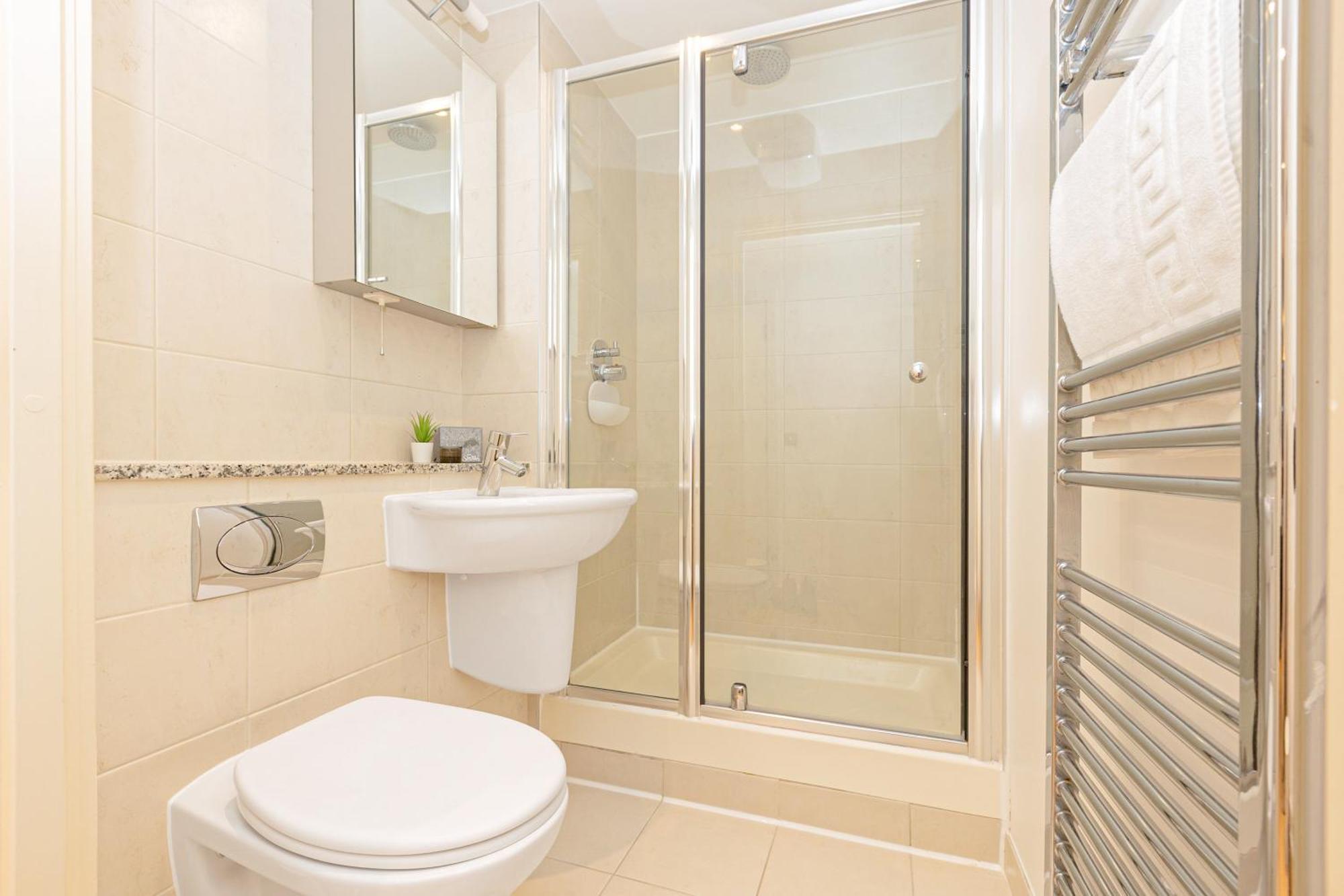 New Listing 2br With Parking, 10min Woolwich St *
