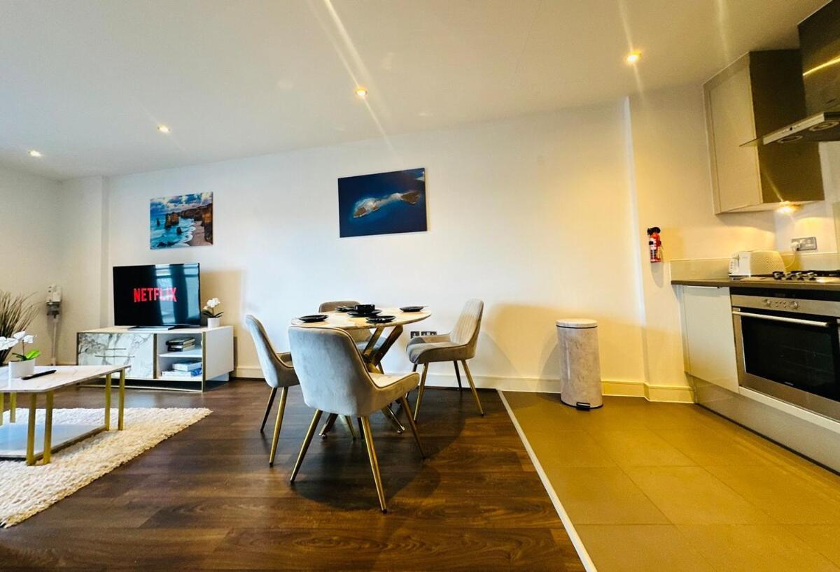 Zone 1 4 Mins From Major Station Apartment *