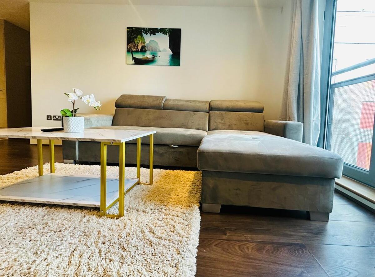 Apartment Zone 1 4 Mins From Major Station London
