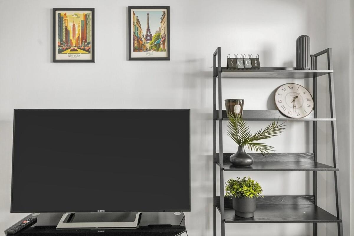 Modern In Canary Wharf Business Hub Apartment *