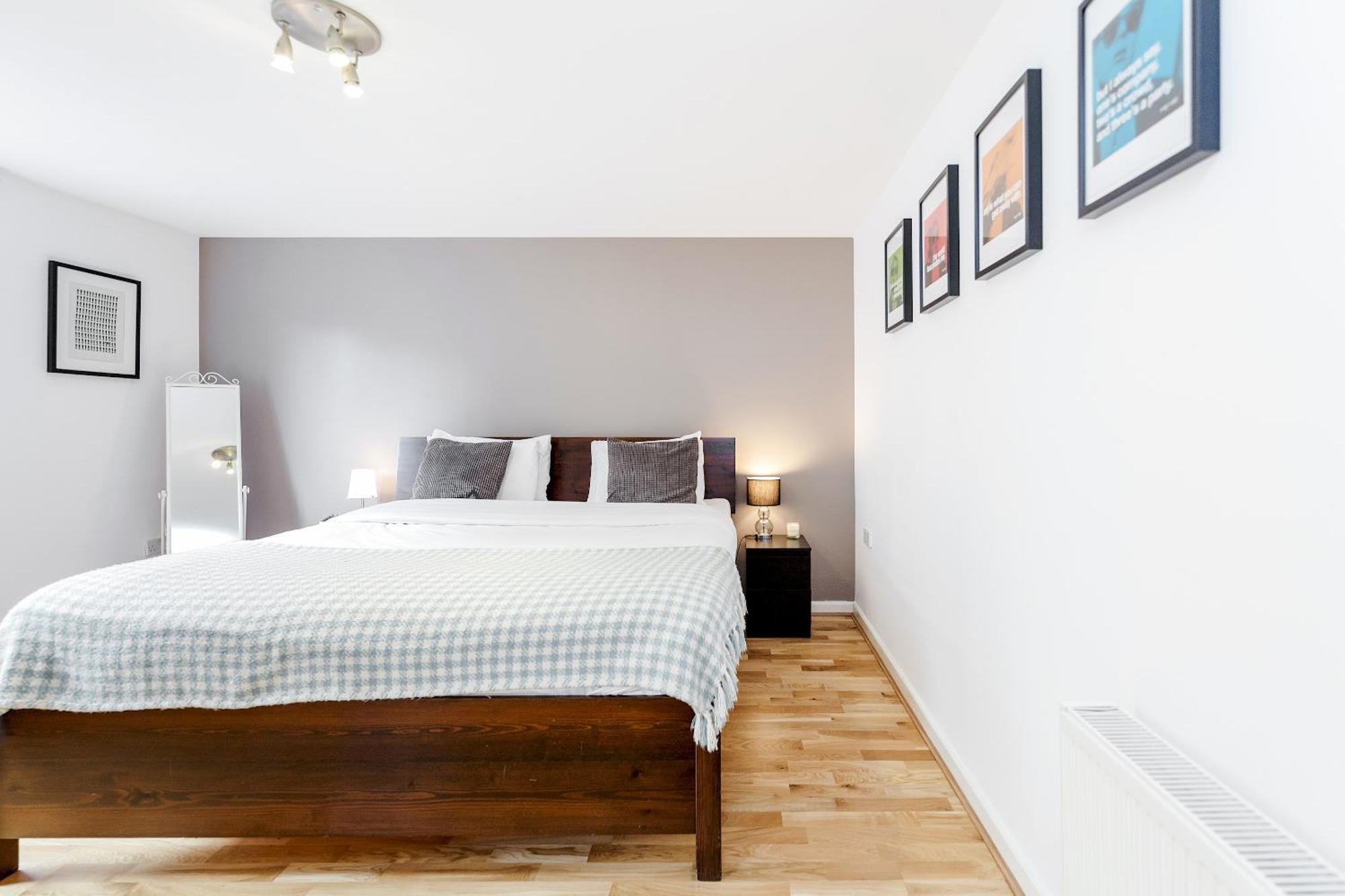 Shoreditch 2 Bed Flat By Basetogo Apartment