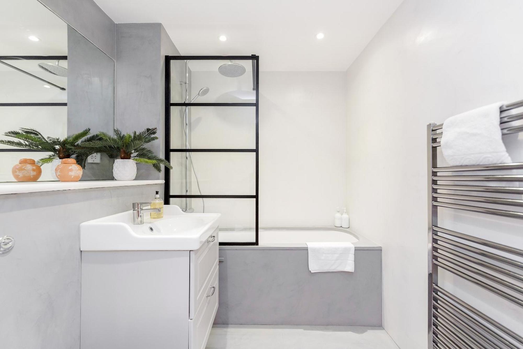 Shoreditch 2 Bed Flat By Basetogo *
