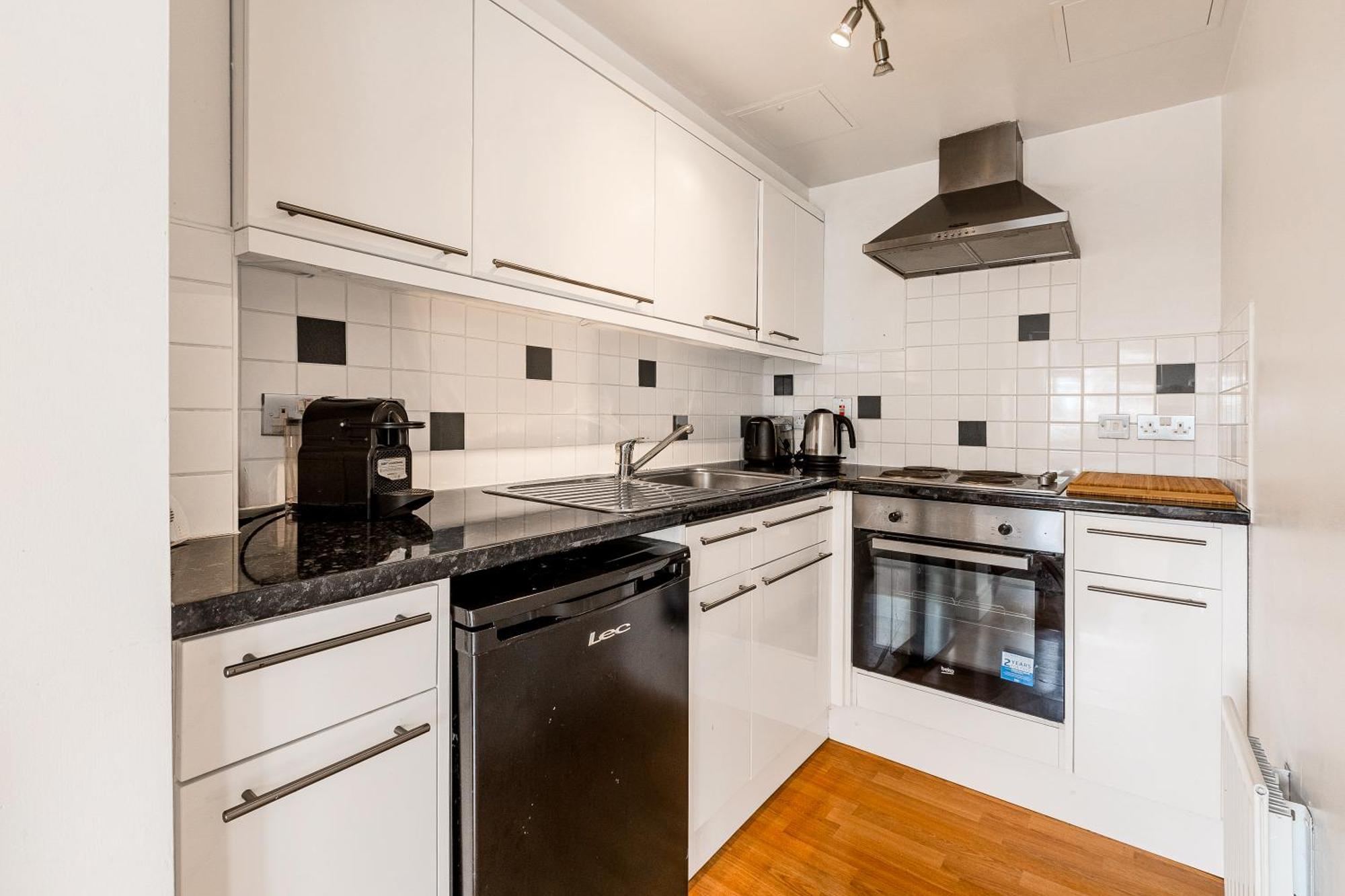 Apartment Lit & Airy In Vibrant Spitalfields London