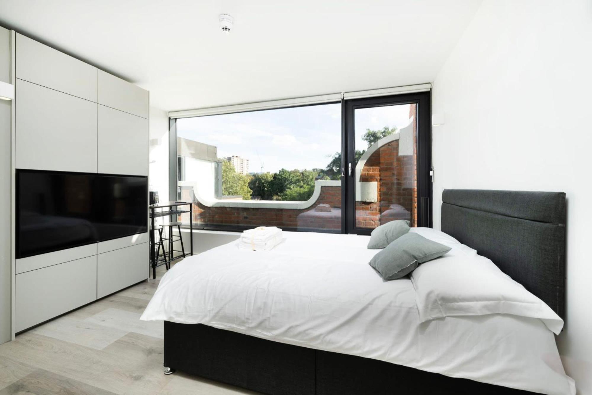 Modern Living At Antigallican In London