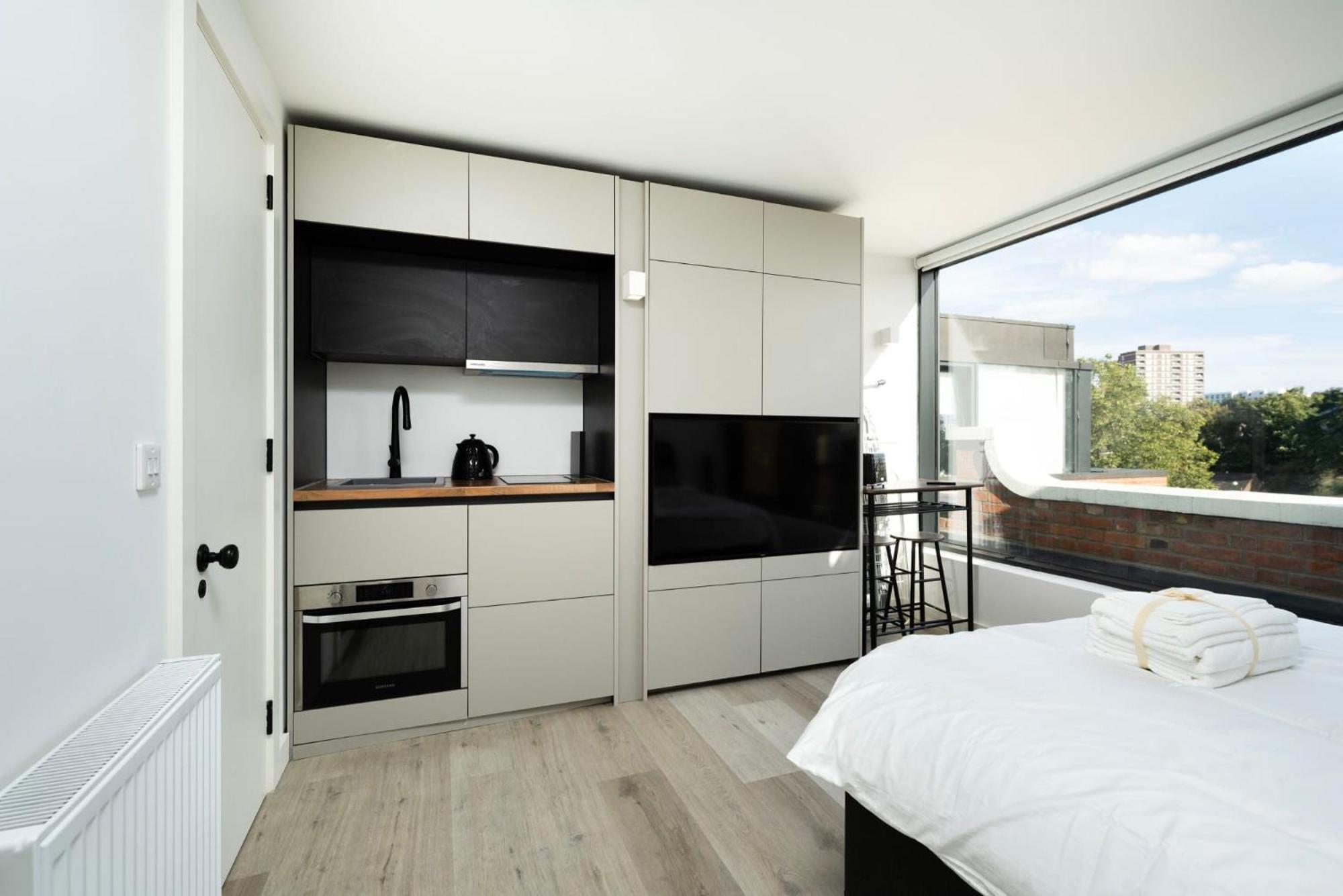 Modern Living At Antigallican In