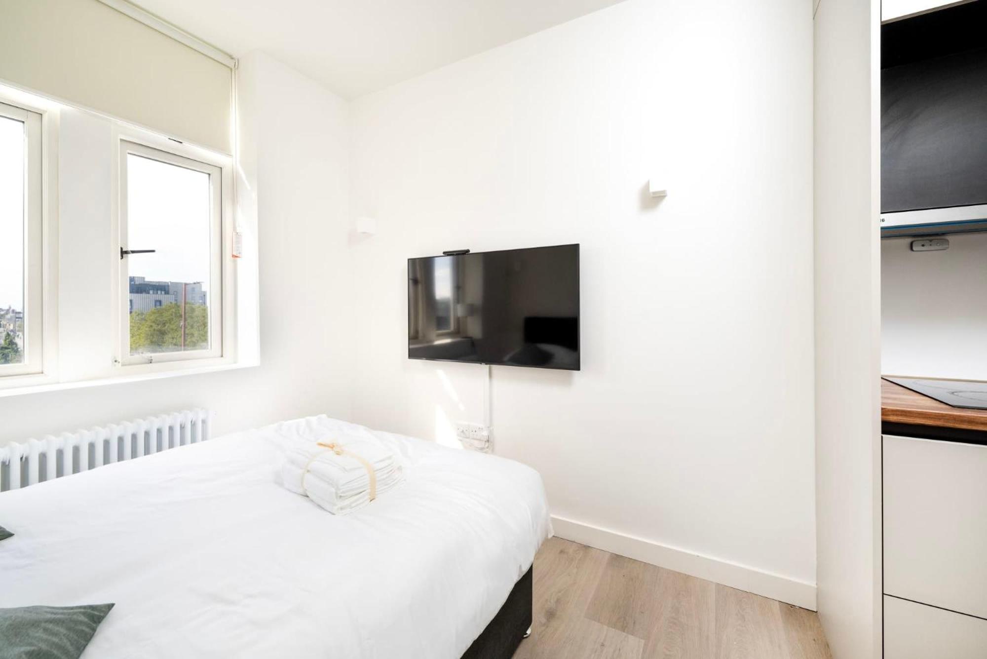 Modern Living At Antigallican In *