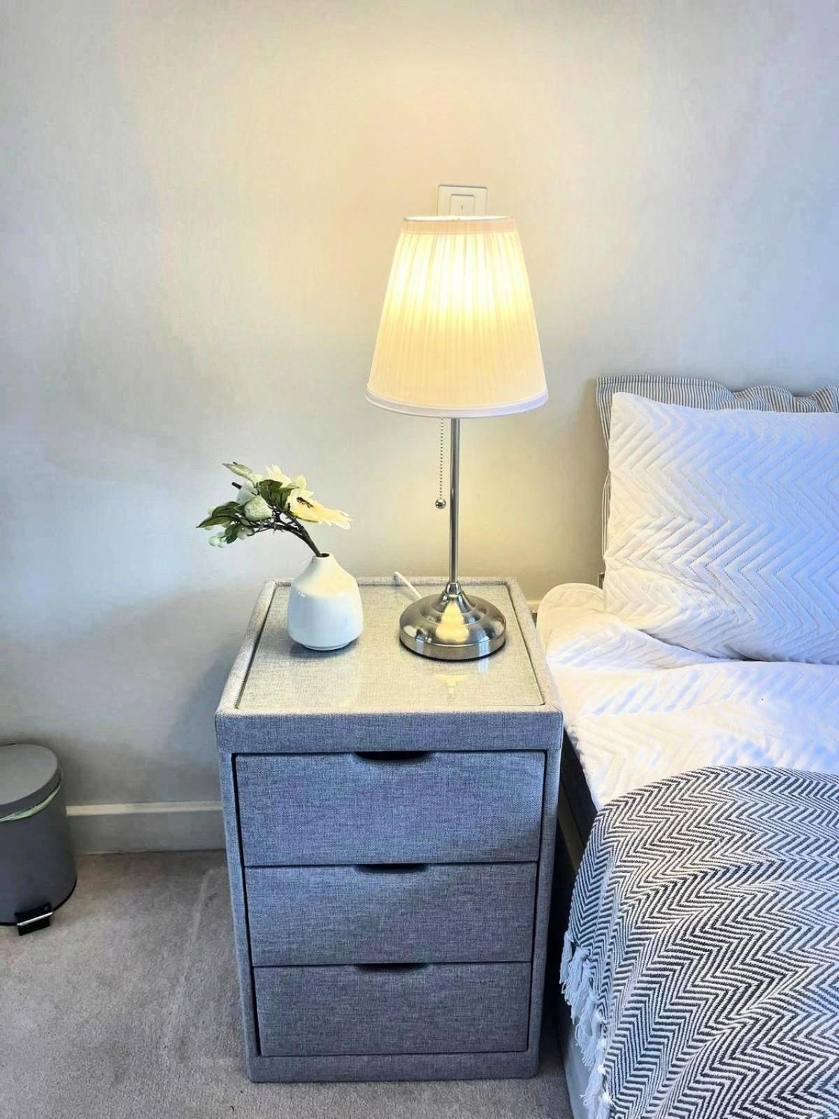 Stylish 1-bed Flat In Canary Wharf London