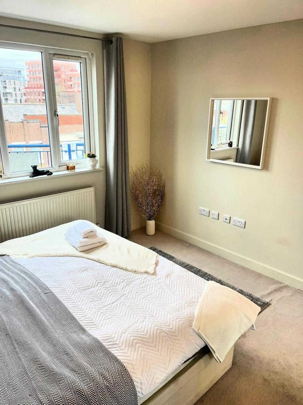 Stylish 1-bed Flat In Canary Wharf Apartment