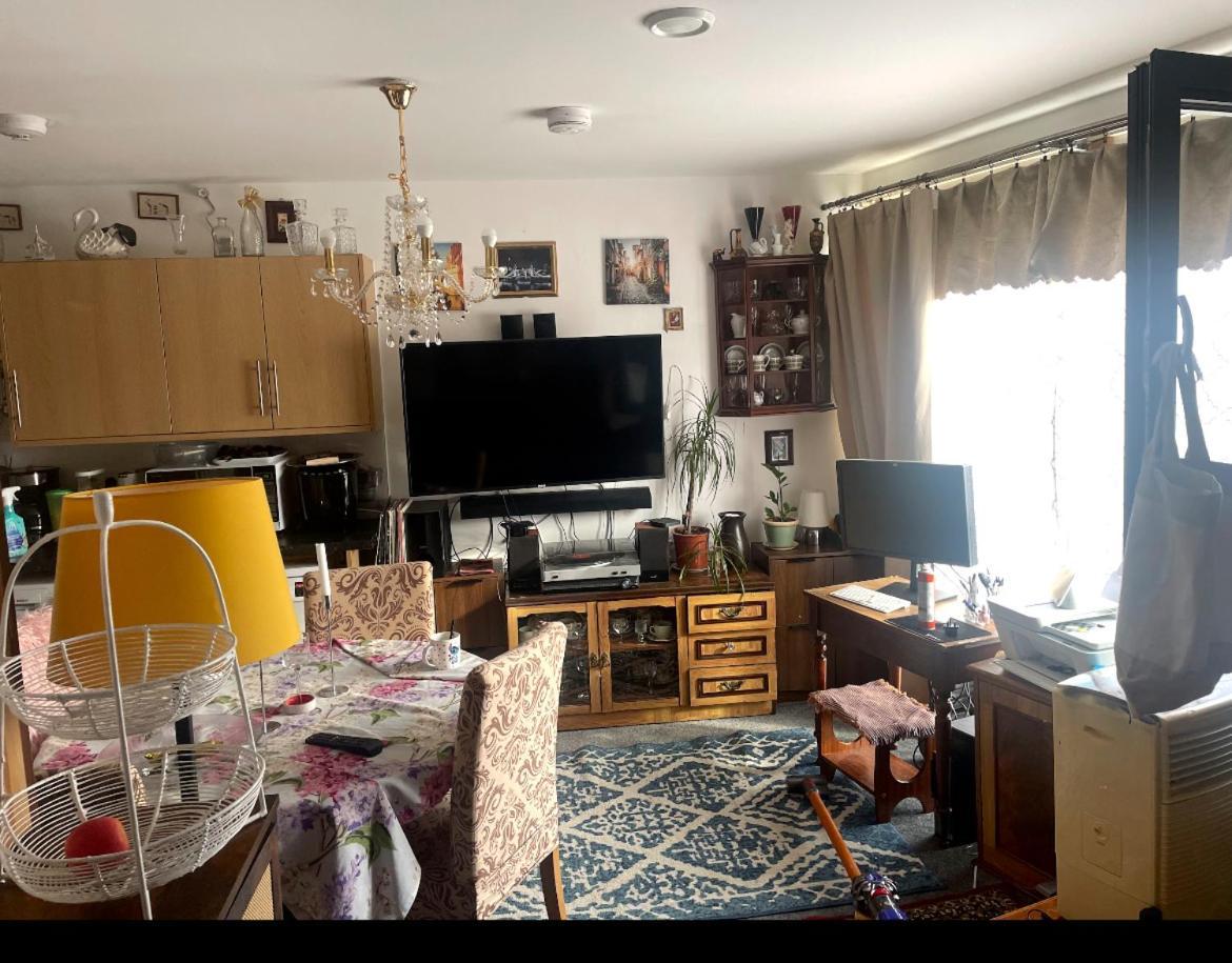 Londonzone2 Apartment