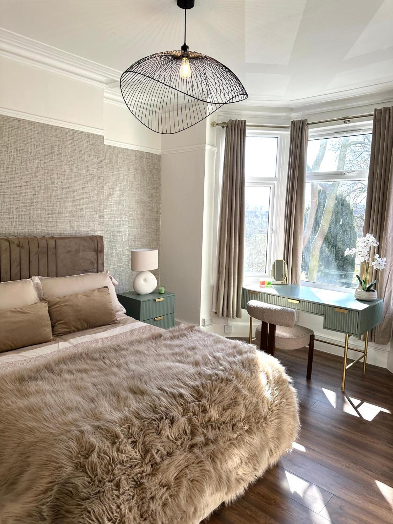 Luxe 4br Retreat Privatunterkunft London