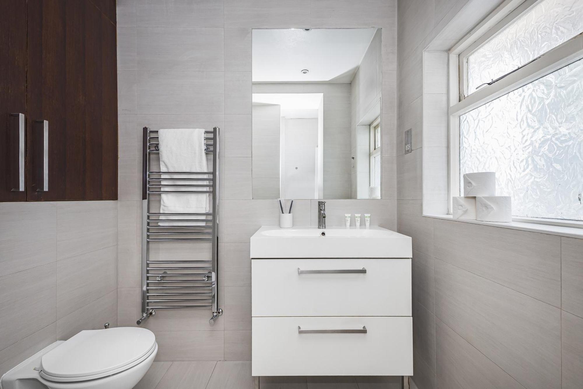 Great Eastern 1 By Artsy Apartment *