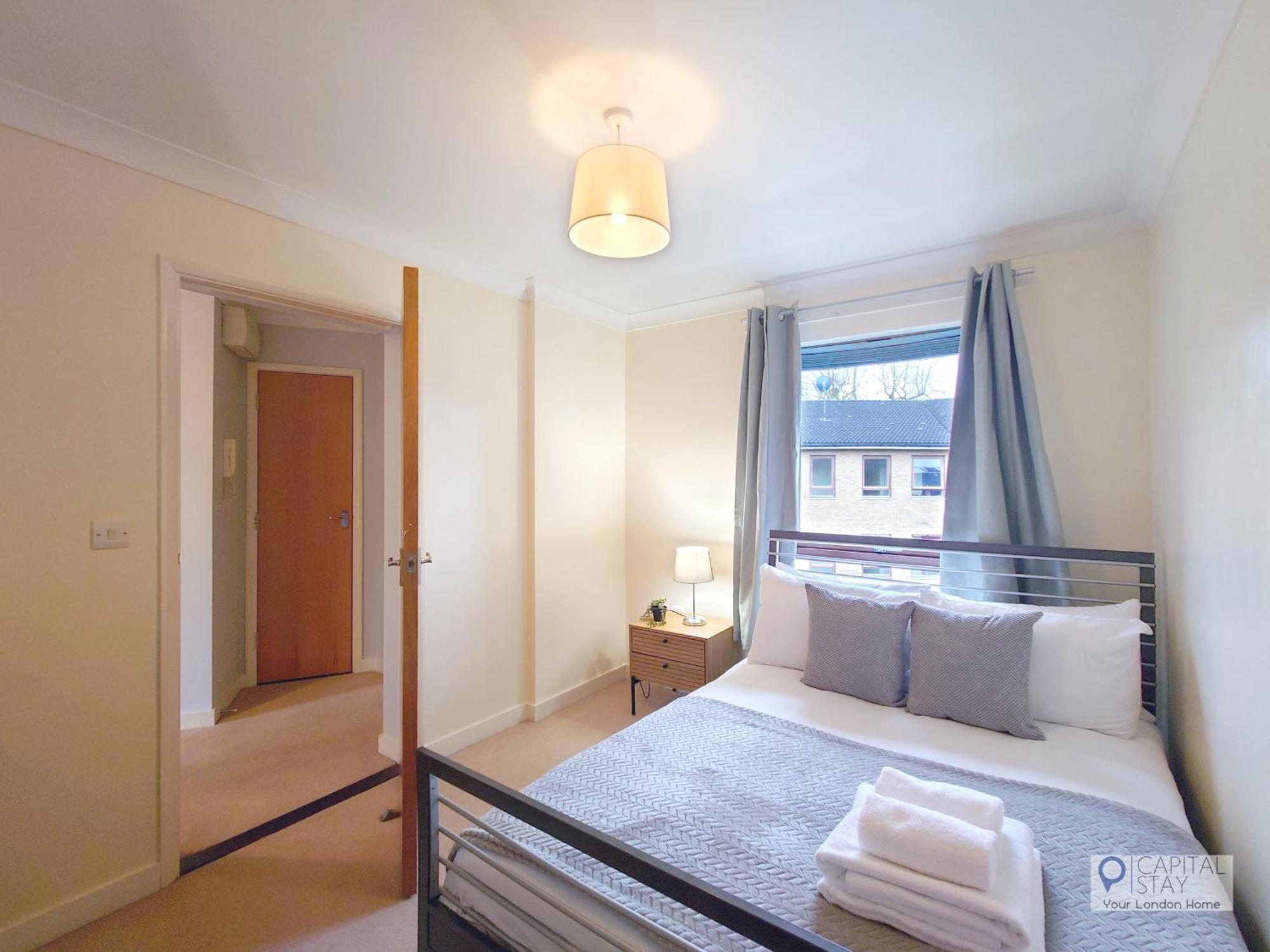 Apartment Fully Serviced Two Bed In Poplar London