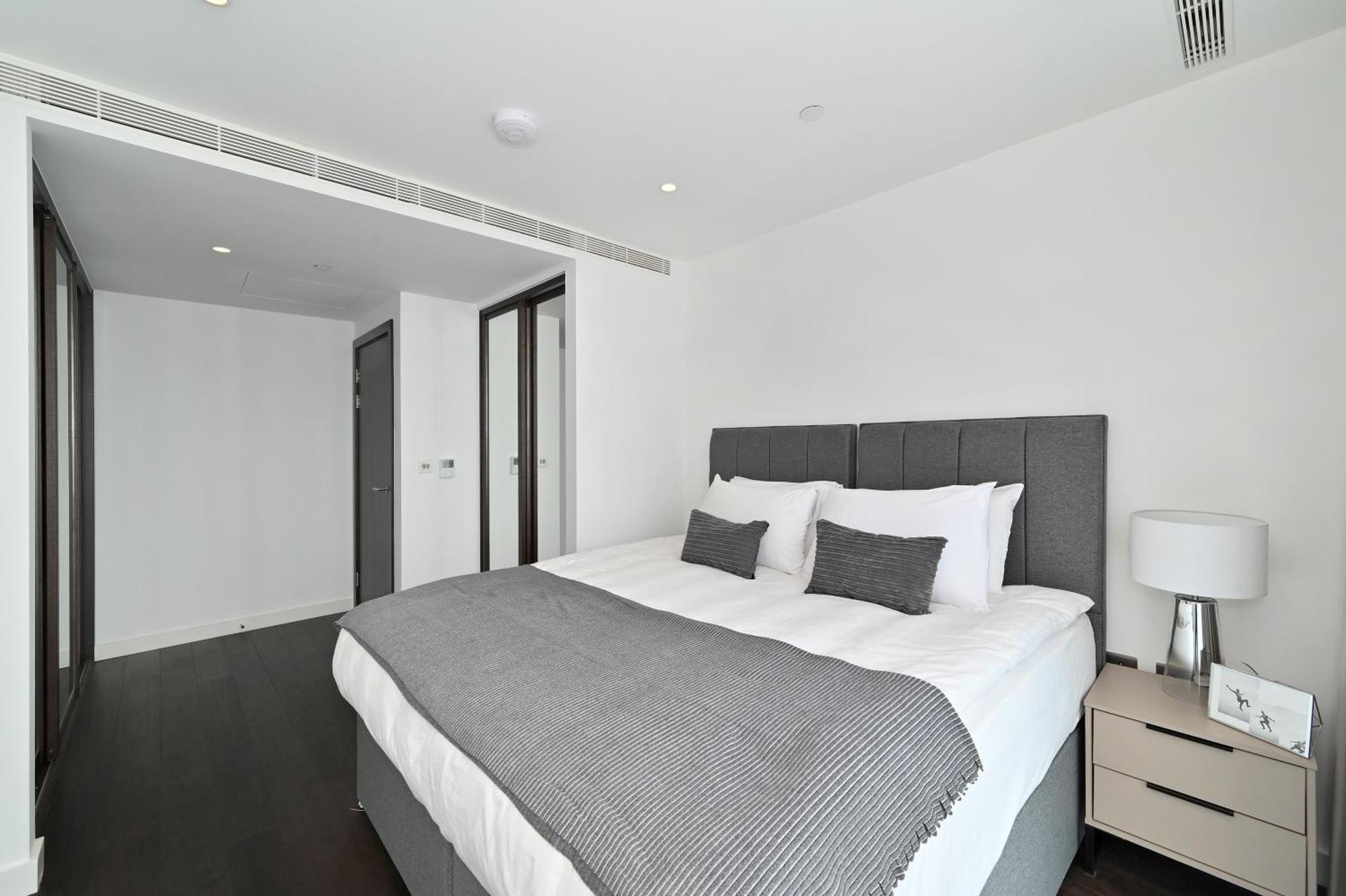 Apartment Access Tower Hill London