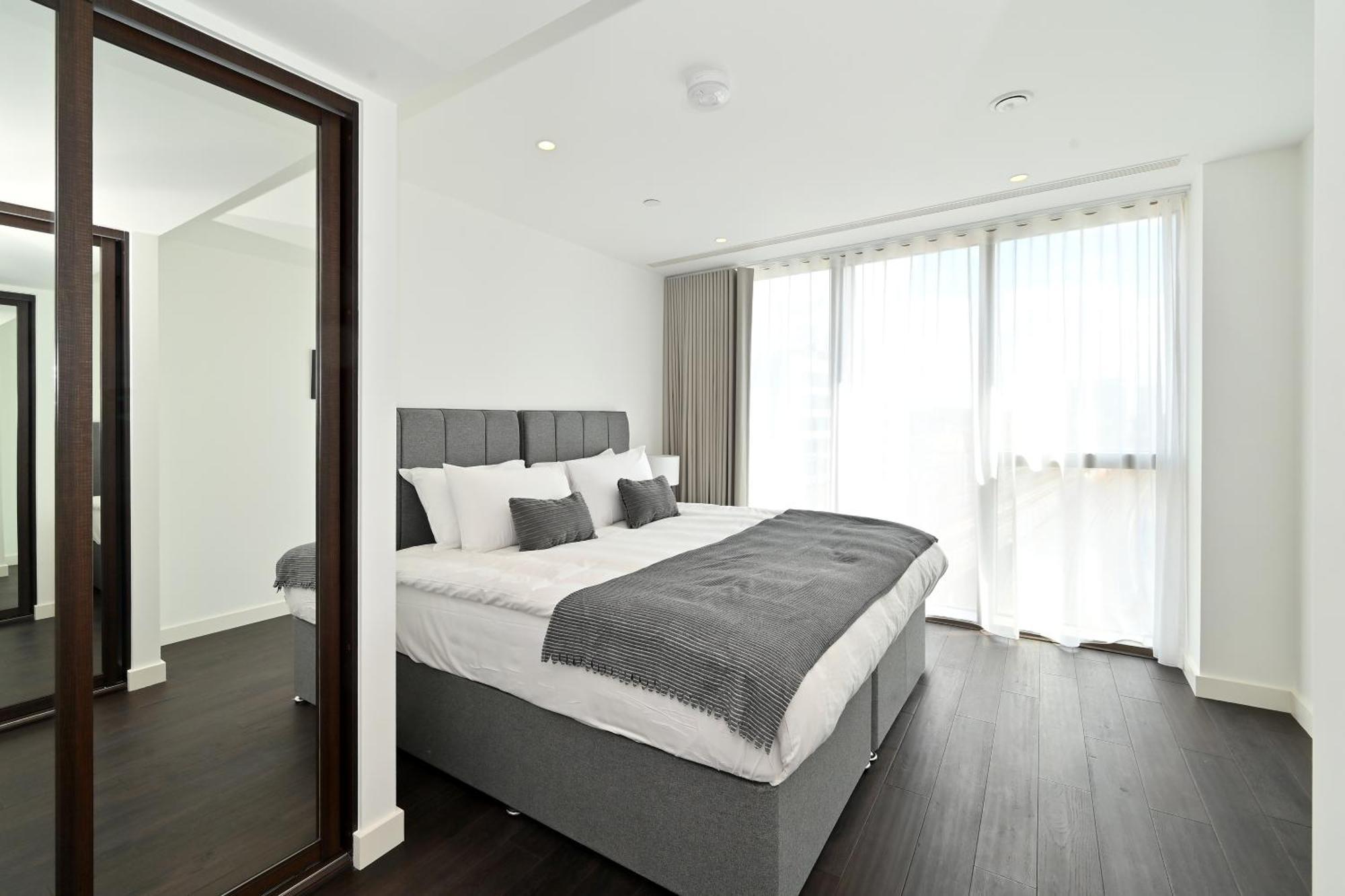 Apartment Access Tower Hill *