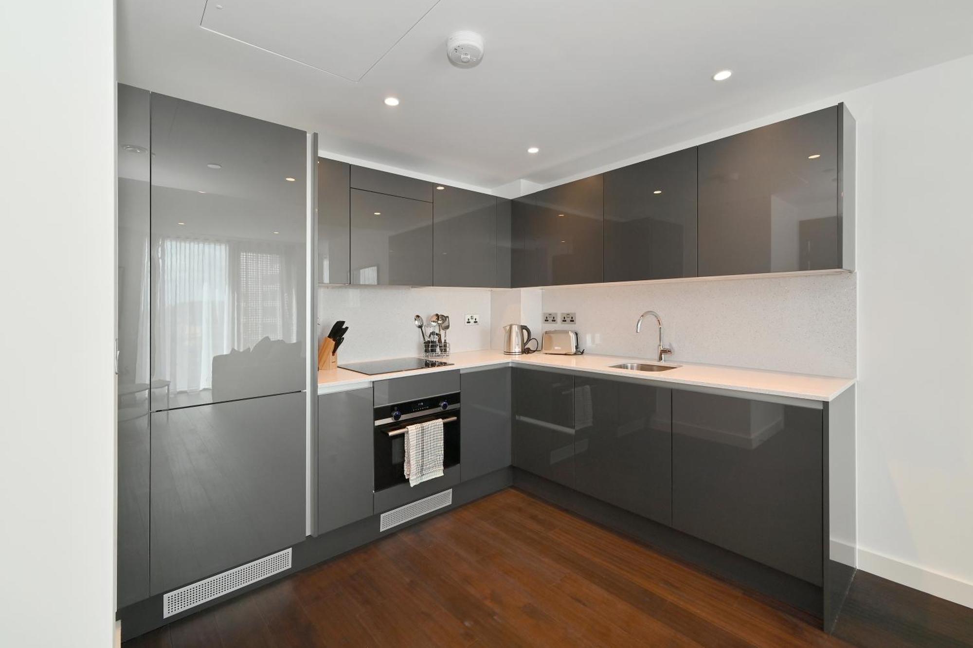 Apartment Access Tower Hill *