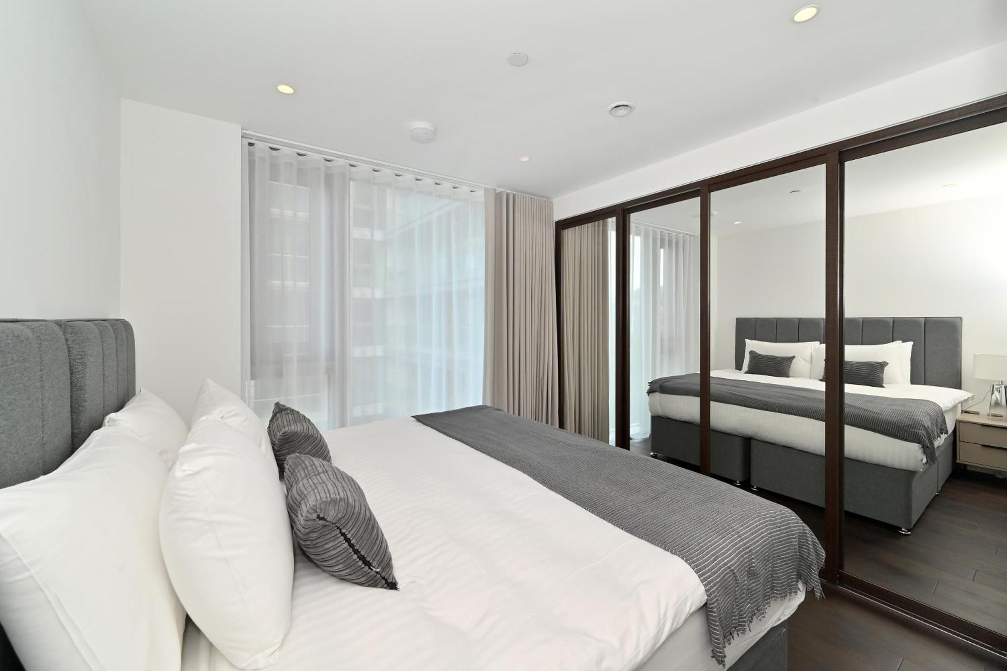 Apartment Access Tower Hill *