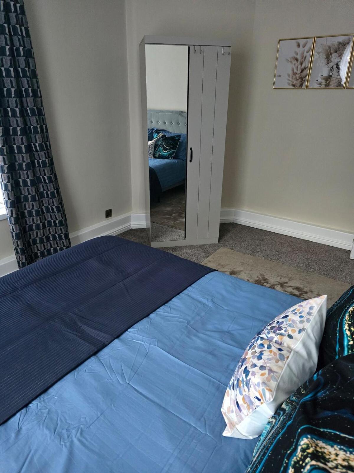 Apartment Contemporary & Spacious 1bd - Fireplace With Modern Comforts *