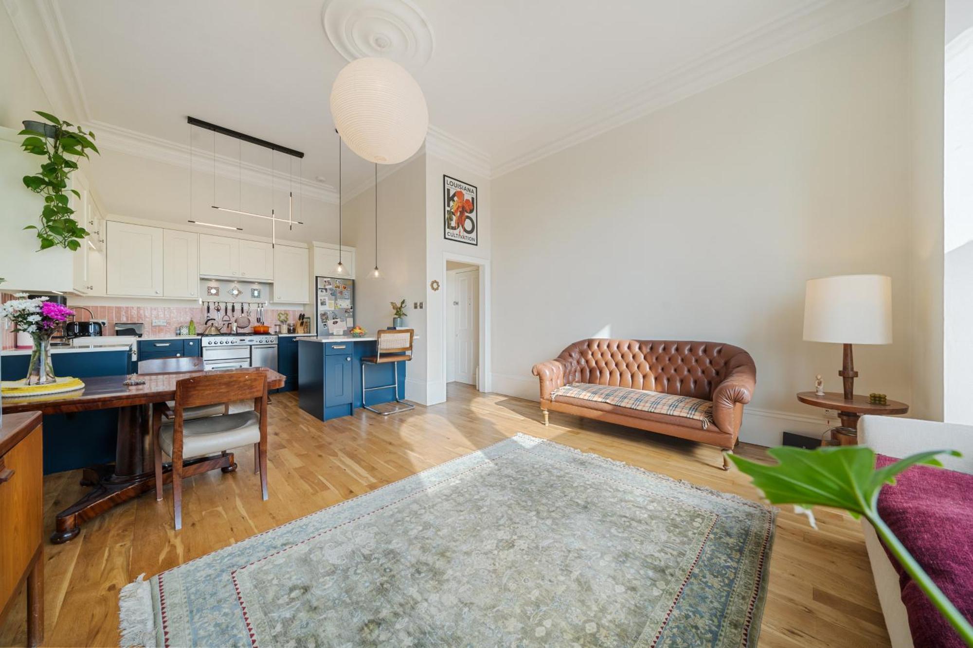 Spacious & Luxurious 2-bedroom Edwardian Apartment *
