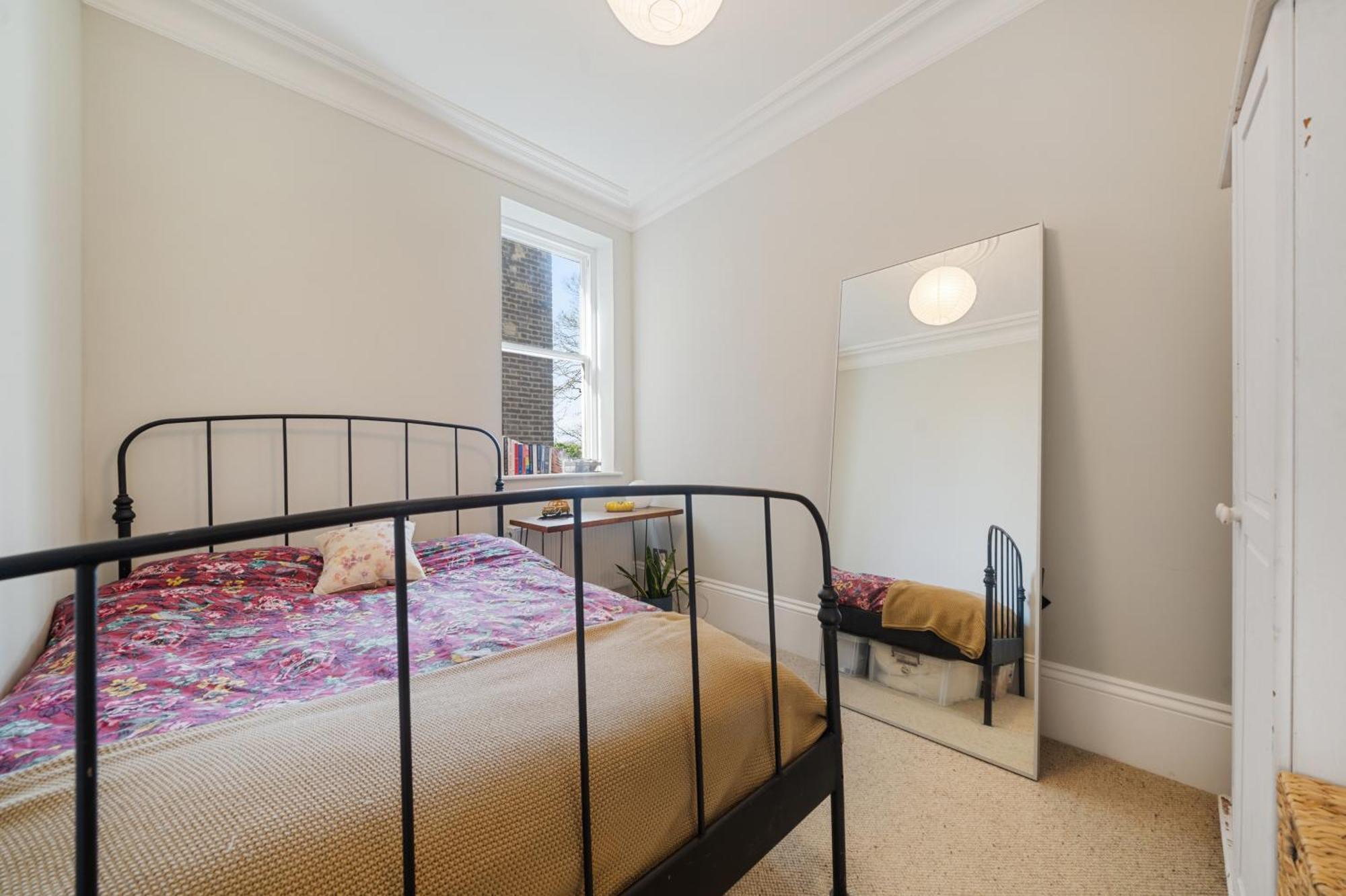 Spacious & Luxurious 2-bedroom Edwardian London