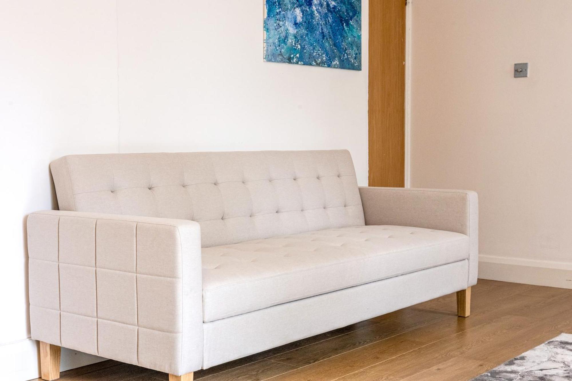 Sunny 1br Gem Near Canary Wharf With Parking Apartment London