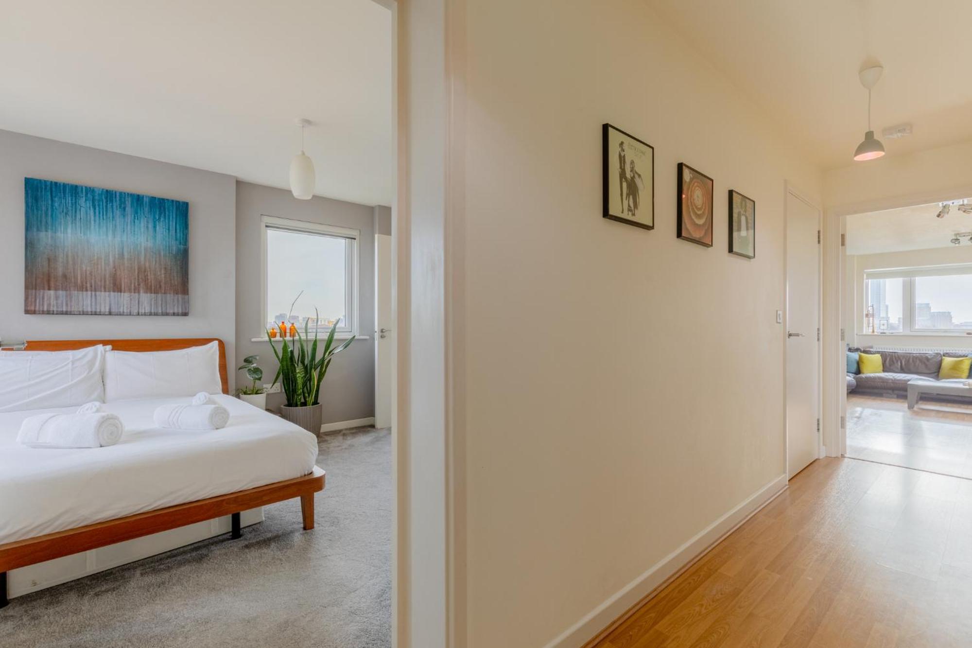 Apartment Sun Filled 2bd Flat With Views Mile End London