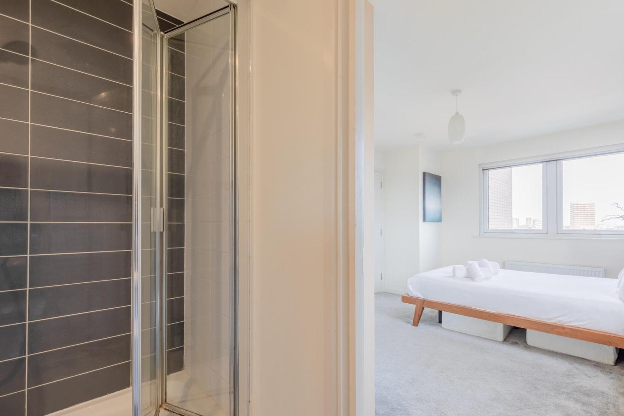 Sun Filled 2bd Flat With Views Mile End *