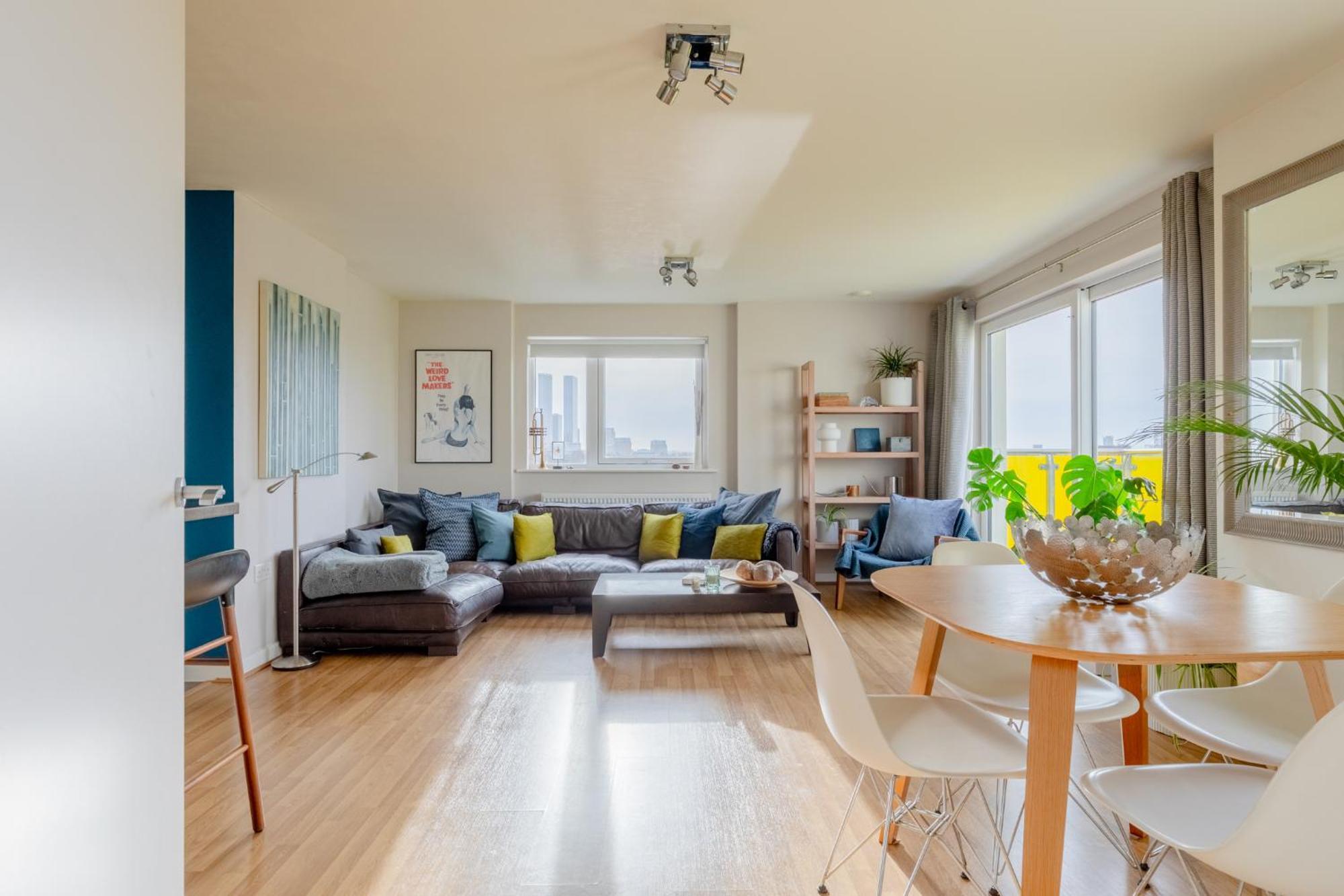 Apartment Sun Filled 2bd Flat With Views Mile End London