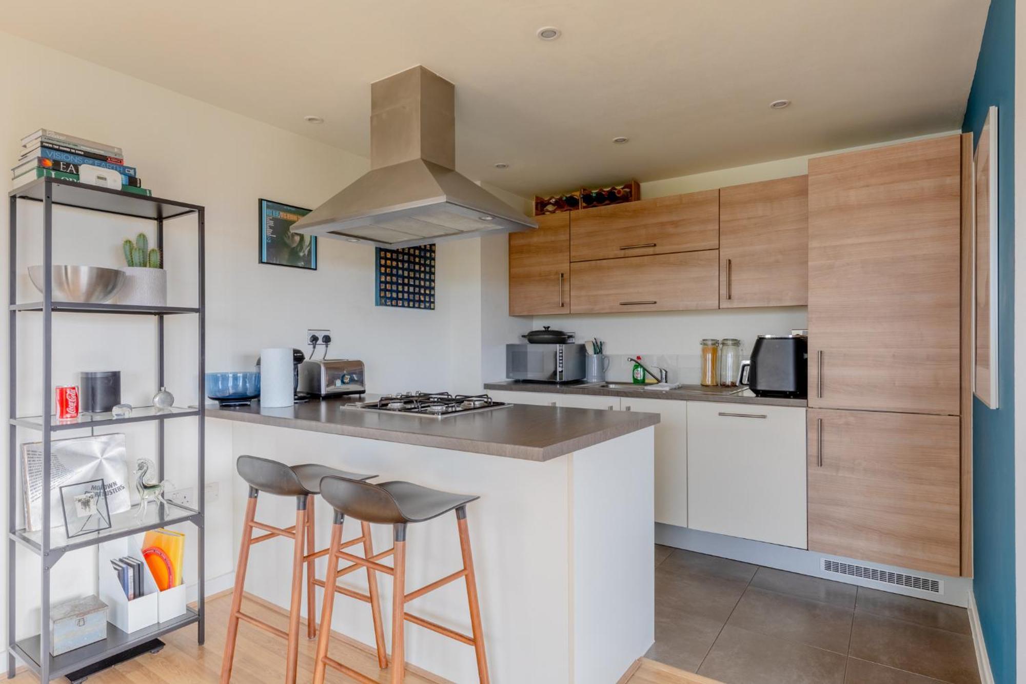 Sun Filled 2bd Flat With Views Mile End Apartment London