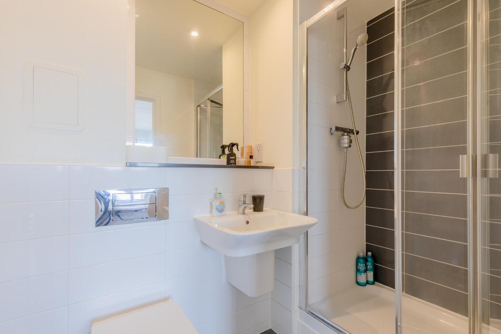 Apartment Sun Filled 2bd Flat With Views Mile End