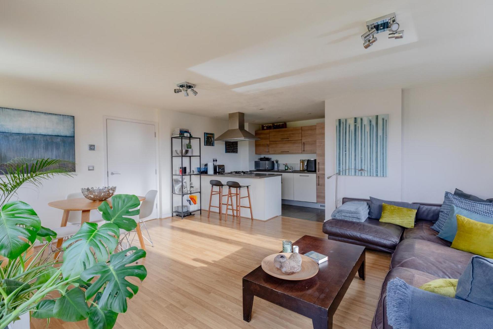 Sun Filled 2bd Flat With Views Mile End